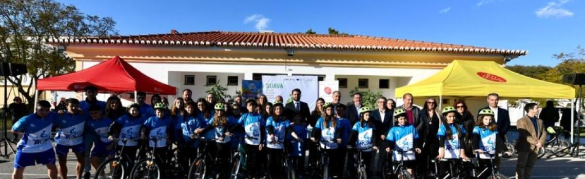 Escola Secundária Pinheiro e Rosa (Faro) recebe bicicletas para "DE Sobre Rodas"